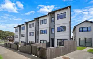 2D Taratoa Street, Point England