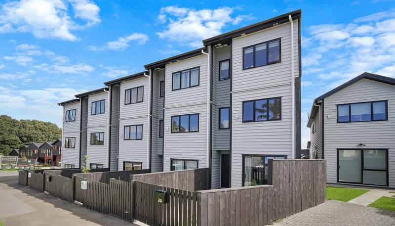2D Taratoa Street, Point England