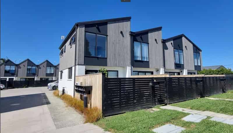 4/12 Tawa Road, Te Atatu Peninsula