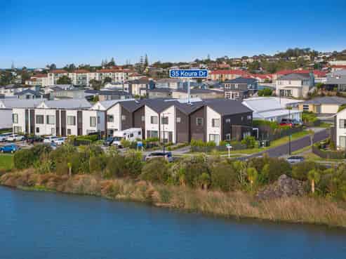 35 Koura Drive, Red Beach