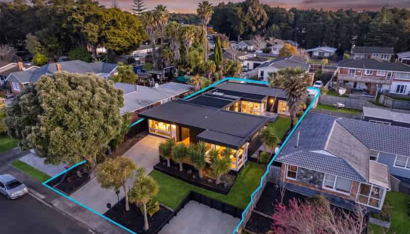 21 Lawrence Crescent, Hill Park
