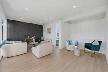 21 Lawrence Crescent, Hill Park