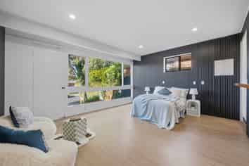 21 Lawrence Crescent, Hill Park