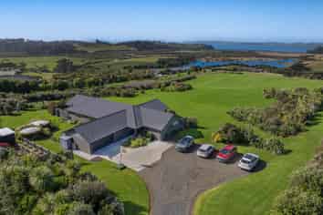 18 Kaipara Lake Road, South Head
