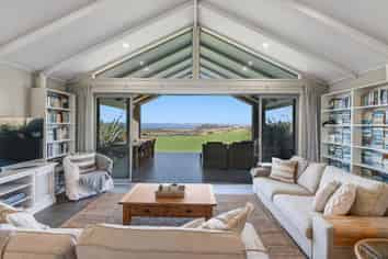 18 Kaipara Lake Road, South Head
