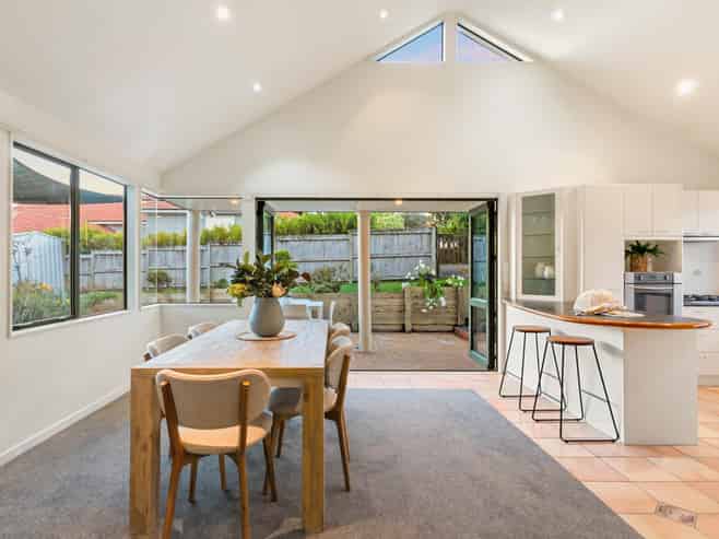 492 Beach Road, Murrays Bay