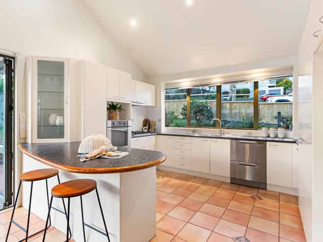 492 Beach Road, Murrays Bay
