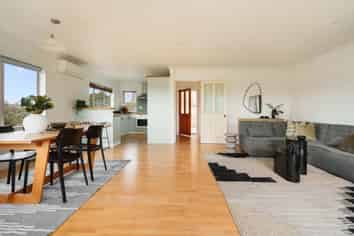 27B Princess Road, Bellevue