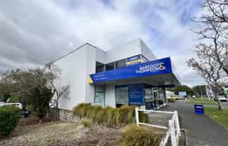Meadowbank Office with Profile + 4 Carparks