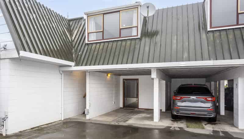 3/43 Brockworth Place, Riccarton