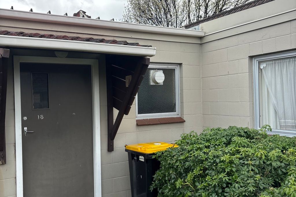 ALAMEIN CRT - 2-BDRM - $415 P/W 1