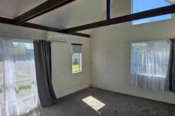 17 Alamein Crt, Masterton