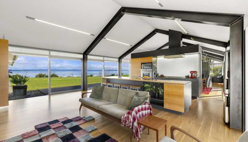 323 Seagrove Road, Waiau Pa