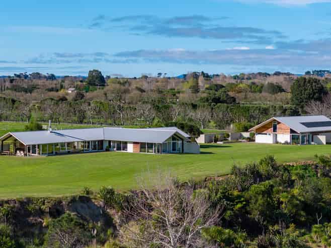 323 Seagrove Road, Waiau Pa