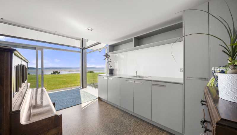 323 Seagrove Road, Waiau Pa
