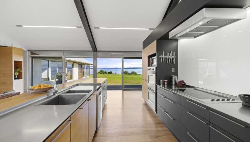 323 Seagrove Road, Waiau Pa