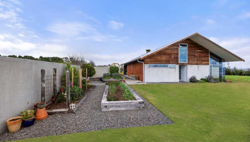 323 Seagrove Road, Waiau Pa
