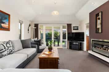 33 Rubicon Place, Hei Hei