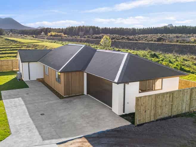 20 Wharariki Rise, Wharewaka