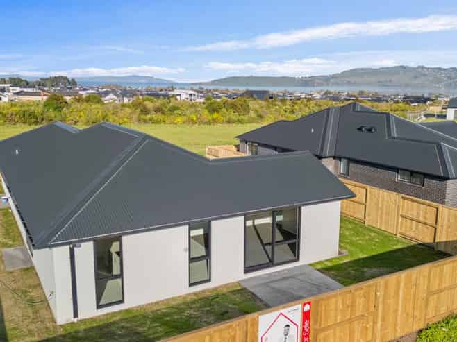 20 Wharariki Rise, Wharewaka