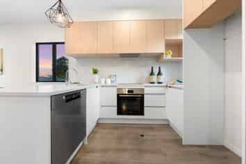 7/12 Arney Rd, Ranui