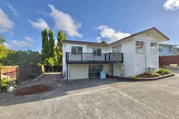 2/144 bradbury Road, Botany Downs