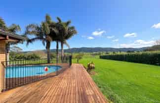 1072 Kaiaua Road, Mangatangi