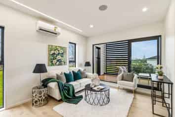 8/16 Woodford Avenue, Henderson