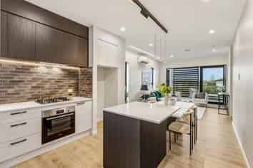8/16 Woodford Avenue, Henderson