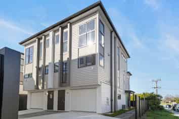1/16 Woodford Avenue, Henderson