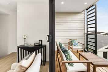 1/16 Woodford Avenue, Henderson
