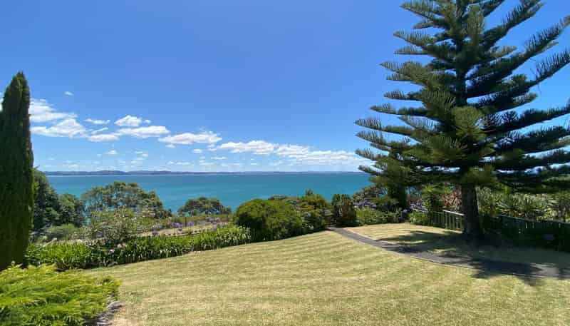 48 Pacific Parade, Army Bay
