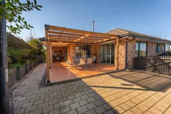12 Lachlan Place, Marchwiel