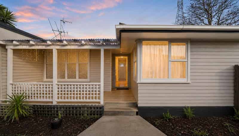 42A Cobham Crescent, Kelston