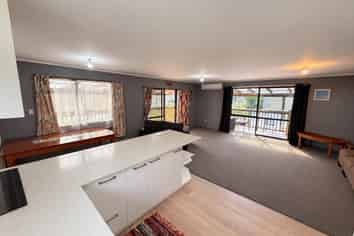 17 Sutherland Road, Brookfield