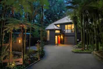 38 Mahoe Road, Titirangi