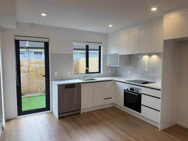 8B Primrose Place, Manurewa