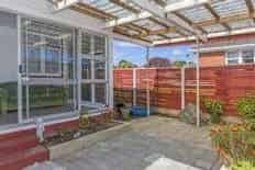 1088 High Street, Taita