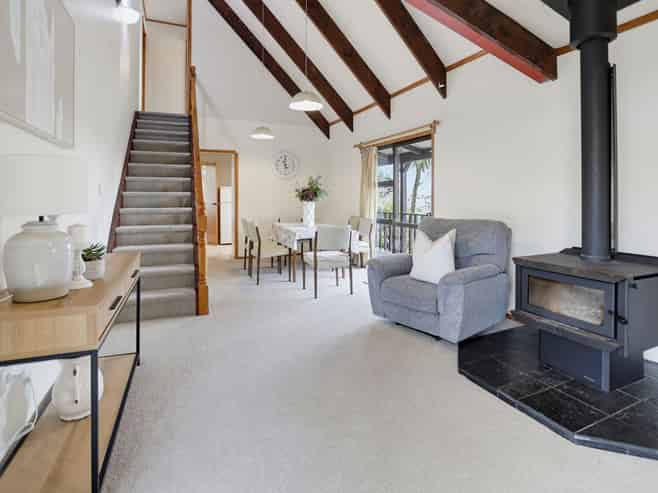 4 Exeter Street, Glenview