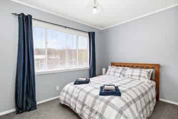 4/12A Oxford Street, Tawa