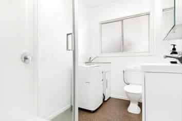 4/12A Oxford Street, Tawa