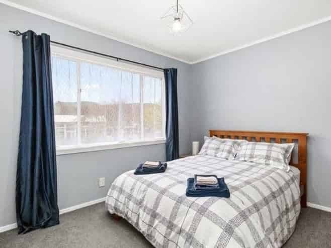 4/12A Oxford Street, Tawa