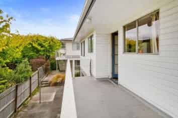 4/12A Oxford Street, Tawa
