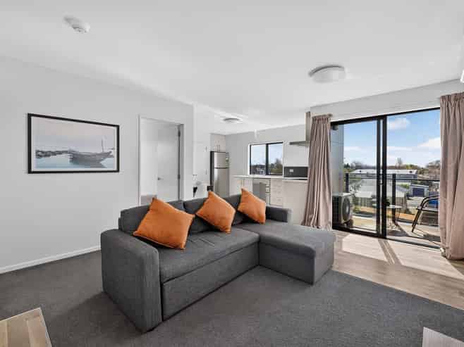 201/120 Stanmore Road, Linwood