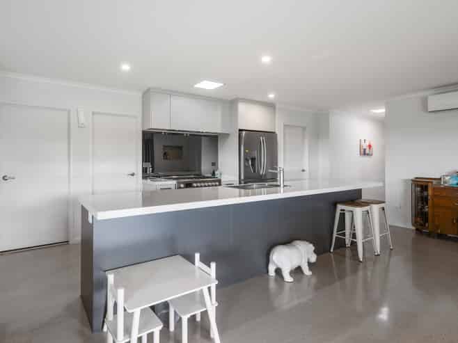 6 Hera Lane, Pyes Pa
