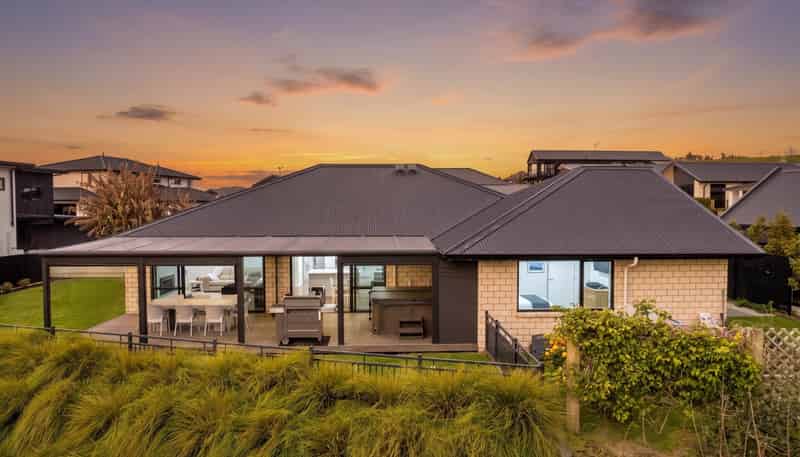 6 Hera Lane, Pyes Pa