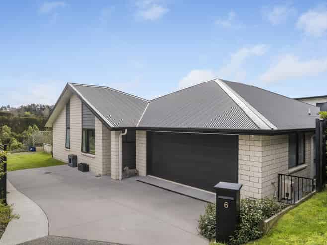 6 Hera Lane, Pyes Pa
