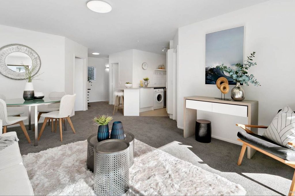Lock up and leave apartment 1