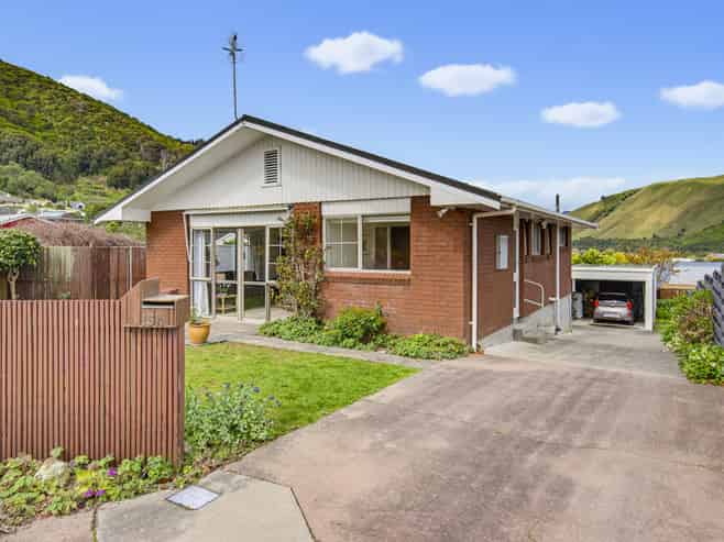 15a Te Maku Grove, Waikanae