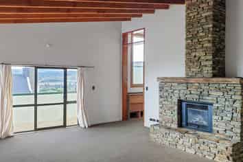 1 Bunker Way, Strathmore Park